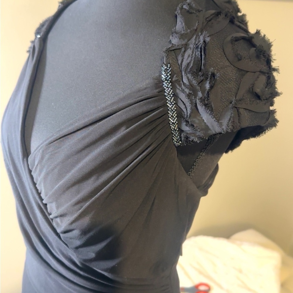 Elegant Black Evening Dress - Picture 2 of 7
